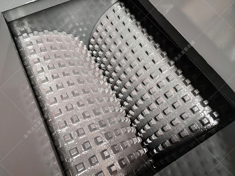 瀝青混合料性能不達標？雙齒輥破碎機助你提升路面質(zhì)量